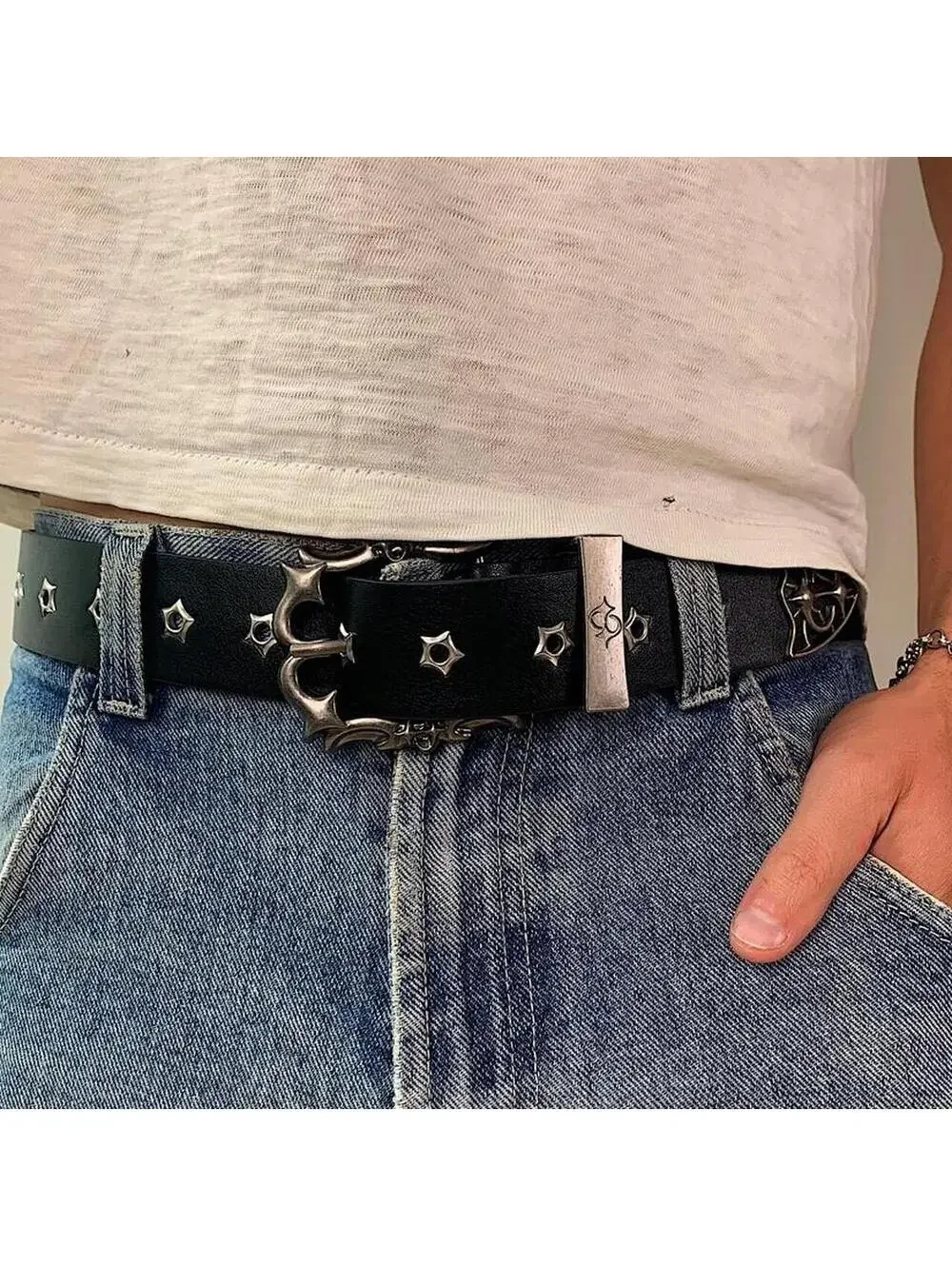 Grunge style gothic spike silver belt buckle. Punk gothic y2k style. 39 inches l